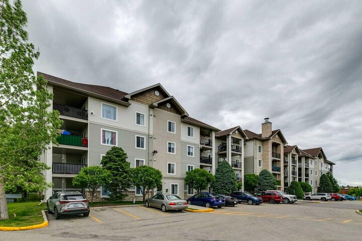 Property Photo:  12 Cimarron Common 2407  AB T1S 2G1 