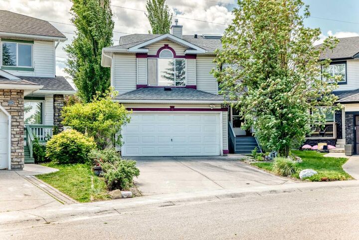 220 Shawbrooke Manor SW — photo 1
