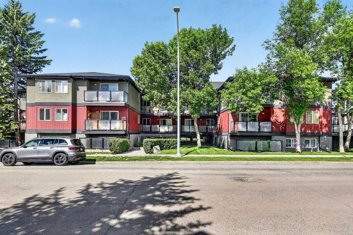 Property Photo: 1915 26 Street SW 204 AB T3E 2A2