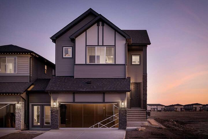 259 Corner Glen Gardens NE — photo 1
