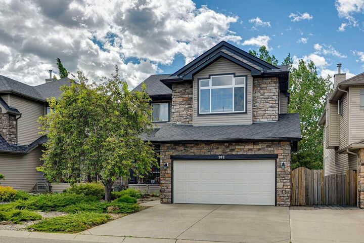 202 Crystal Green Place — photo 1