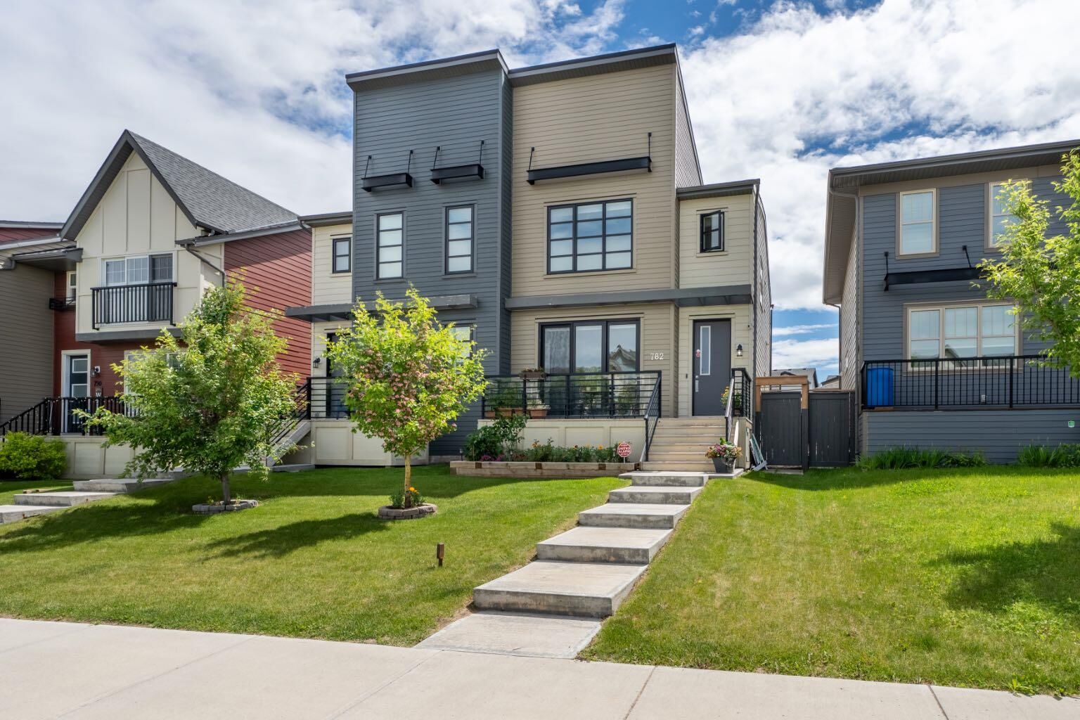 Property Photo:  782 Walden Drive SE  AB T2X 2J3 