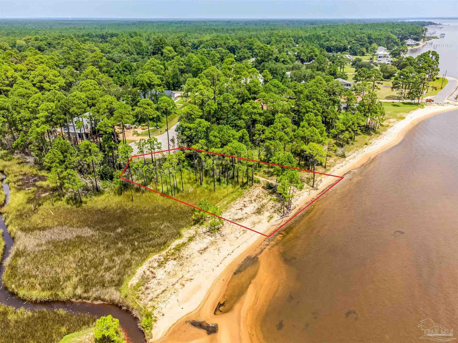 Property Photo: 1200 Cuddle Doon Ave FL 32583