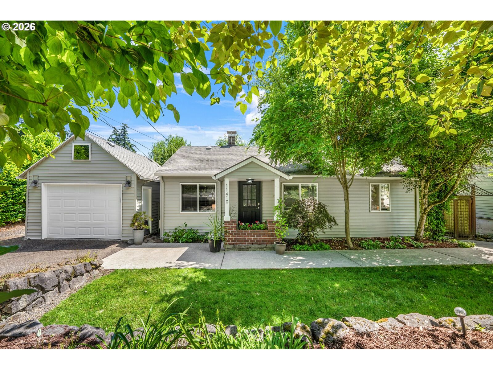 Property Photo: 11410 SW 47th Ave OR 97219