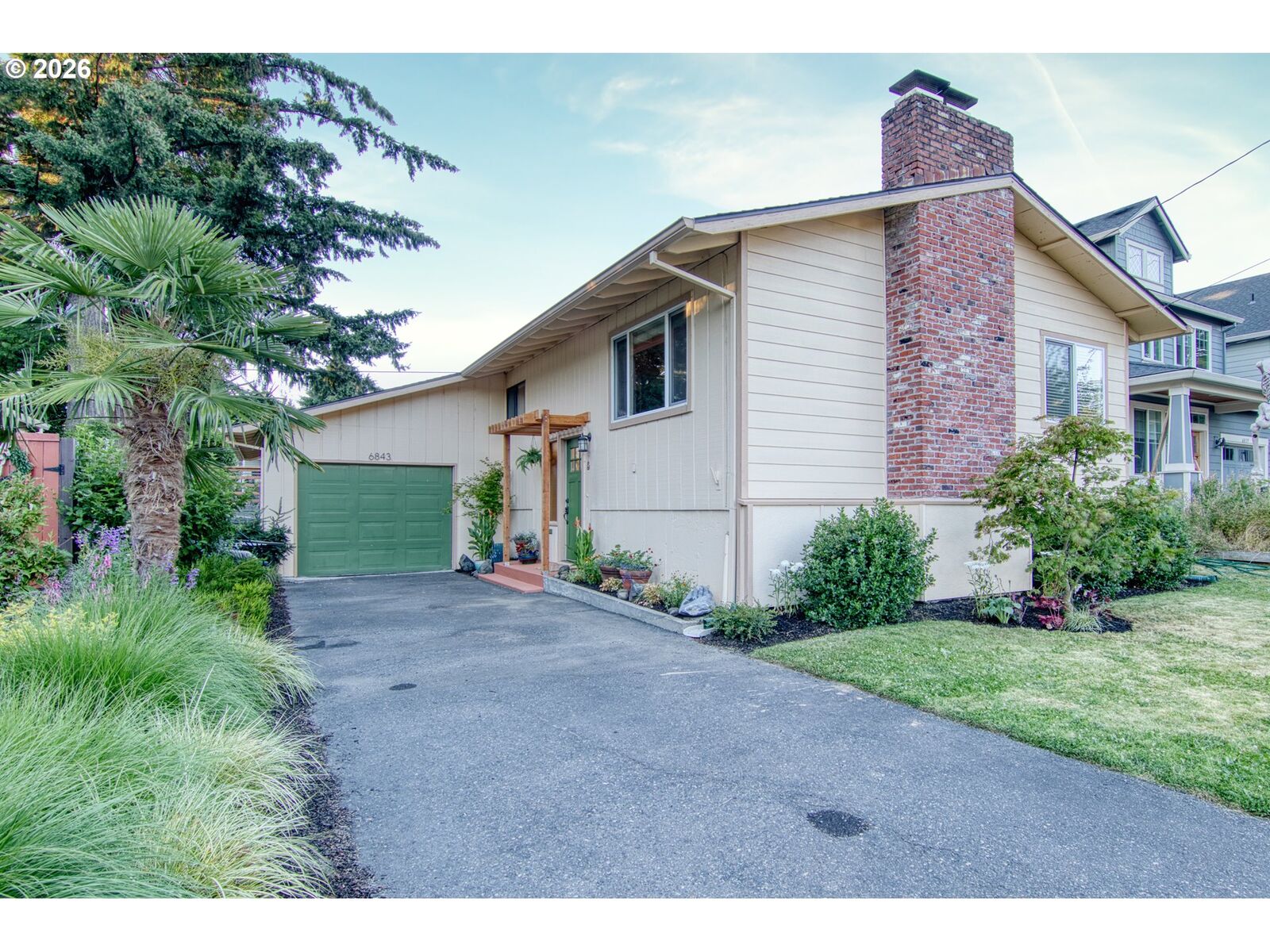Property Photo: 6843 N Swift St OR 97203