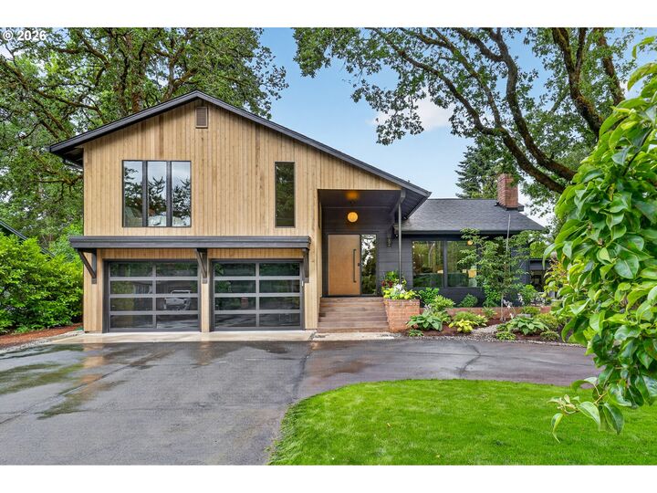 Property Photo: 3118 NE Royal Oaks Dr WA 98662
