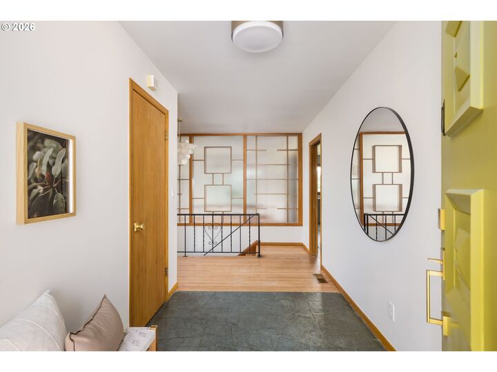 Property Photo:  7300 NE Sacramento St  OR 97213 