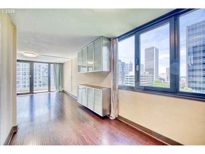 Property Photo: 255 SW Harrison St 11D OR 97201