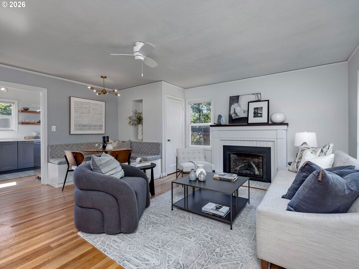 Property Photo:  5806 NE 32nd Pl  OR 97211 