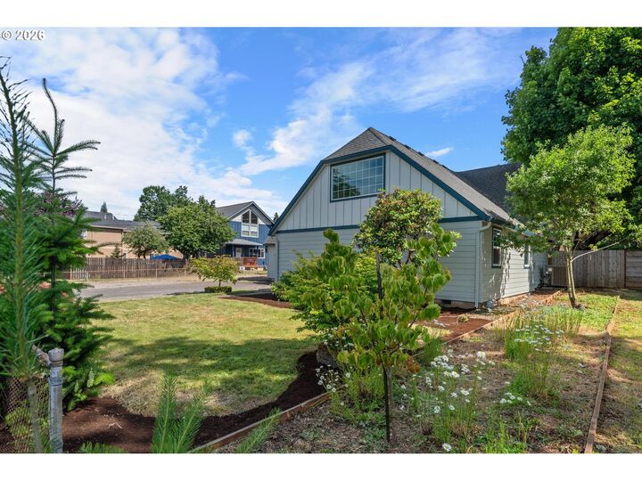 Property Photo: 152 Warner Parrott Rd OR 97045