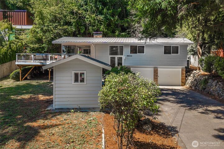 Property Photo: 6620 NE 129th St WA 98034