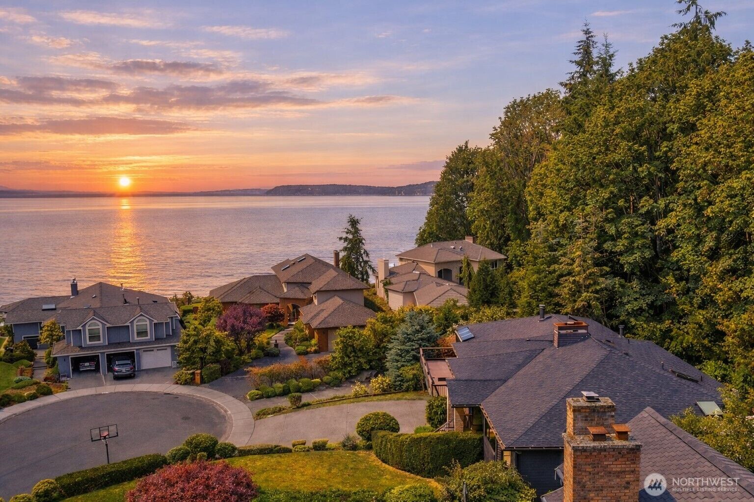 Property Photo: 7723 168th Place SW WA 98026