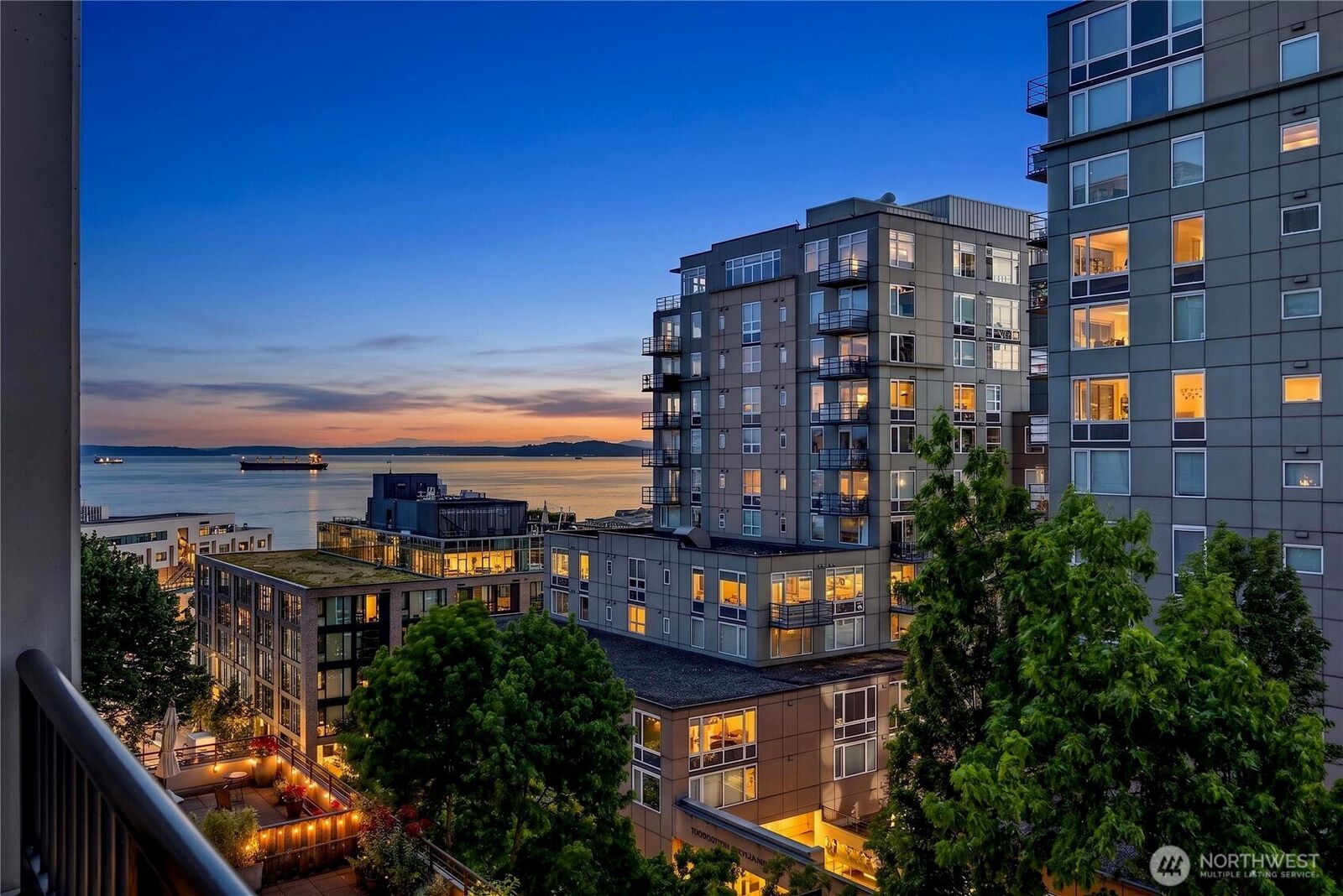 Property Photo: 2717 Western Avenue #5002 WA 98121