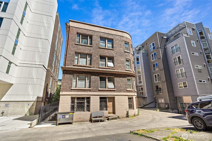 Property Photo: 115 Bellevue Avenue E 105 WA 98102