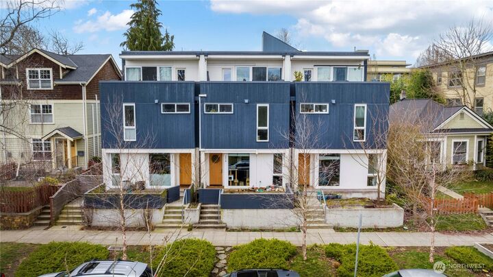 Property Photo:  339  16th Avenue E B  WA 98112 