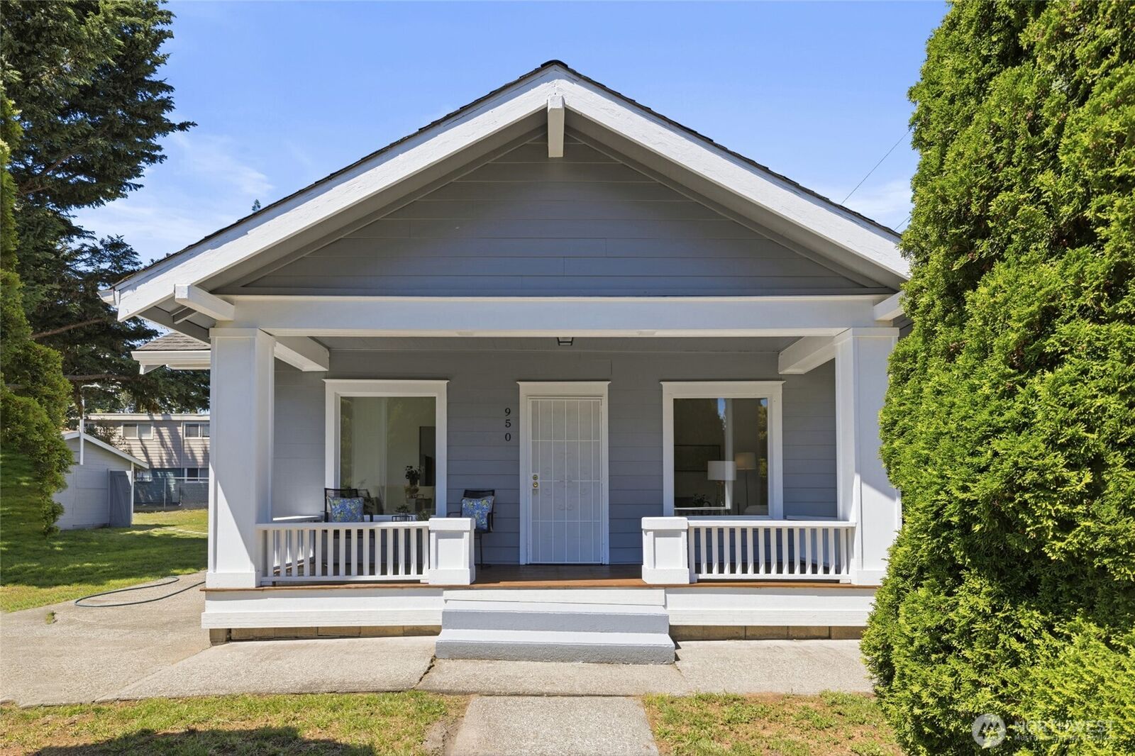 Property Photo: 950 I Street NE WA 98002