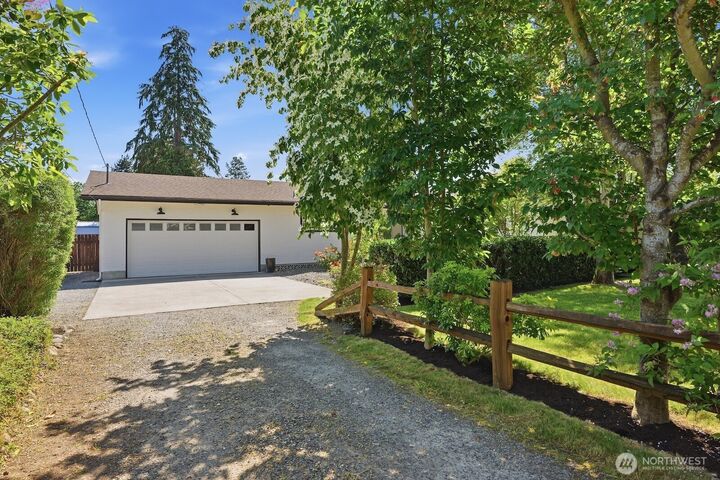 Property Photo:  4232  332nd Avenue SE  WA 98024 