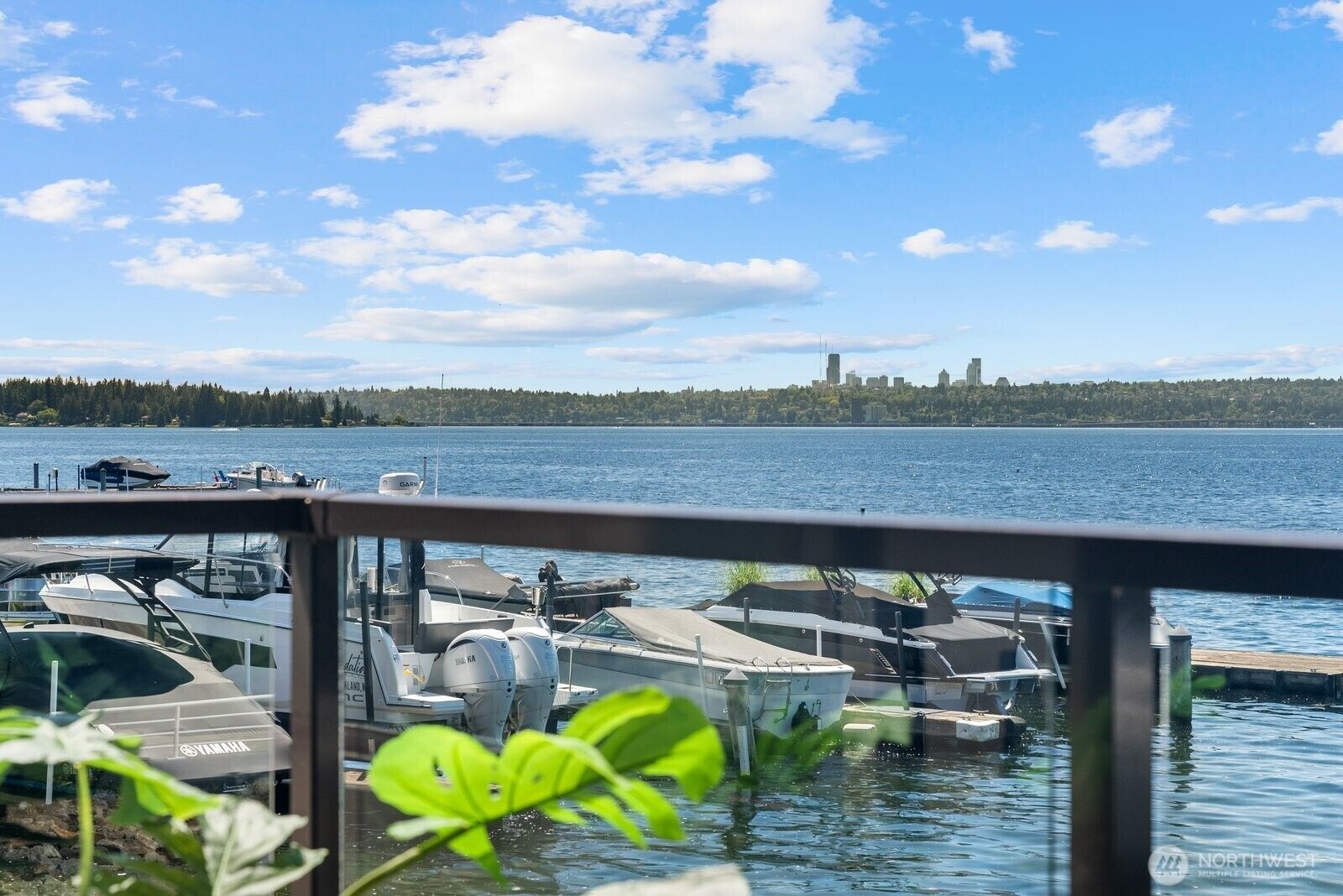 Property Photo:  807  Lake Street S 100  WA 98033 