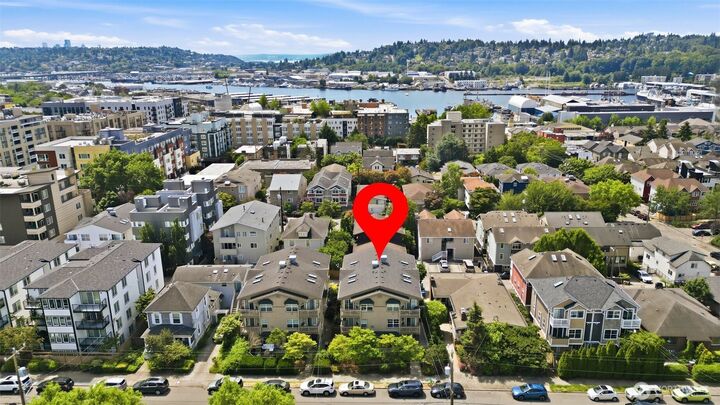 Property Photo:  2433 NW 59th Street 202  WA 98107 