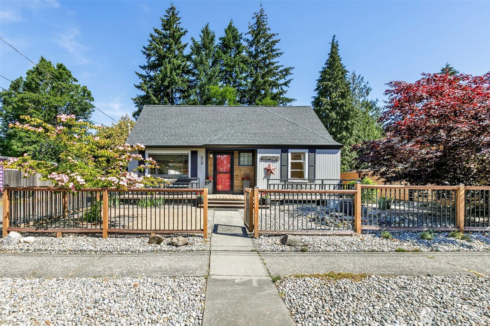 Property Photo:  618  138th Street SW  WA 98166 