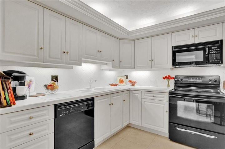 Property Photo:  5100 N Ocean Boulevard 405  FL 33308 