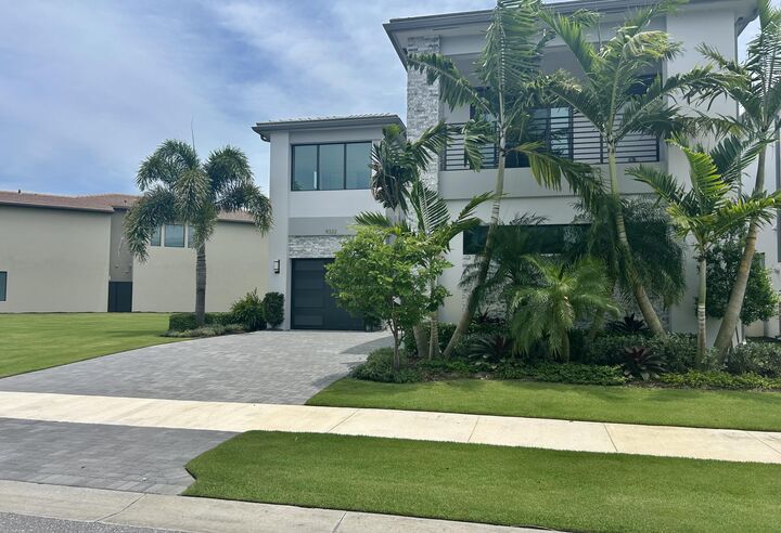 Property Photo: 9322 Sunflower Mdw Road FL 33434