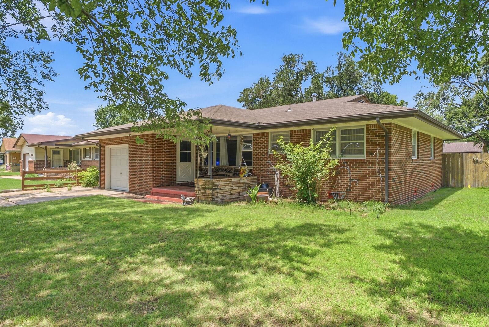 Property Photo:  1302 W Fultz St  KS 67217-2472 