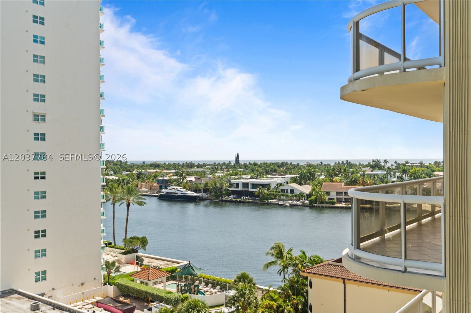 Property Photo:  20191 E Country Club Dr 803  FL 33180 