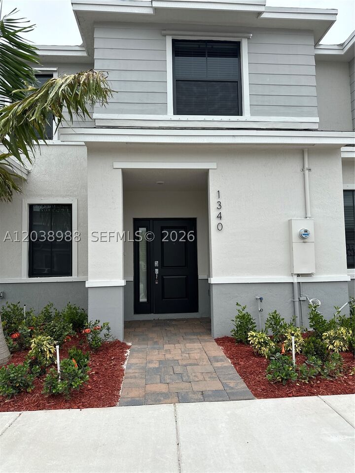 Property Photo: 1340 NE 3rd Ave 1340 FL 33034