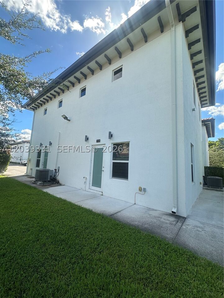 Property Photo:  6410 SW 139th Avenue Rd 203  FL 33183 