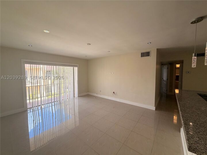 Property Photo:  13872 SW 90th Ave 210-Ff  FL 33176 