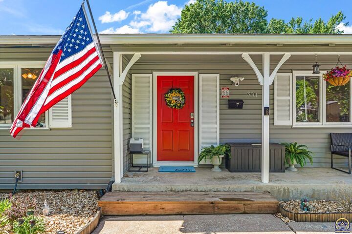 Property Photo:  5501 SW 19th St  KS 66604 
