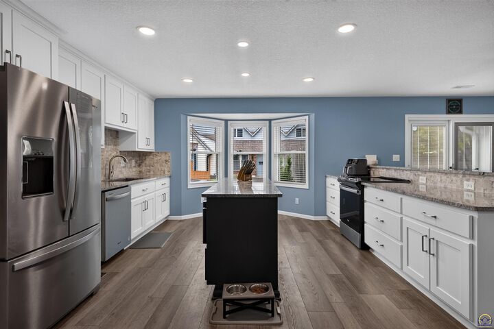 Property Photo:  5624 SW Foxcroft North Cir Unit 3  KS 66614 