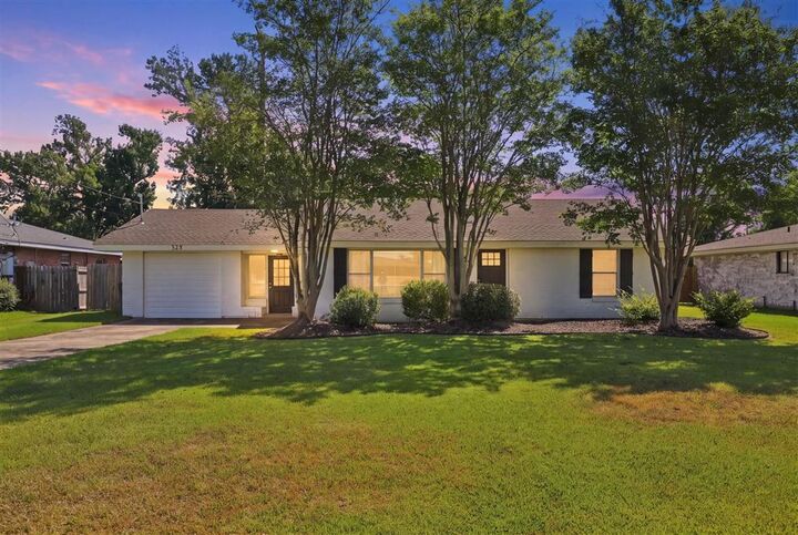 Property Photo: 325 Quelqueshue Street LA 70663