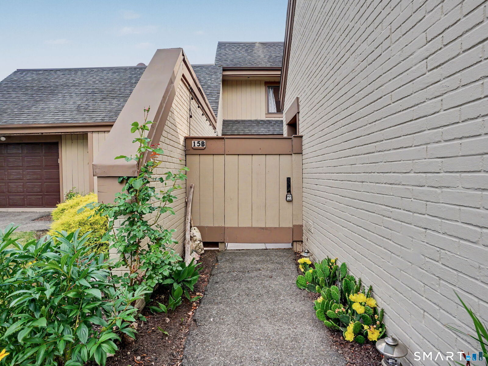 Property Photo: 85 Viscount Drive 15B CT 06460