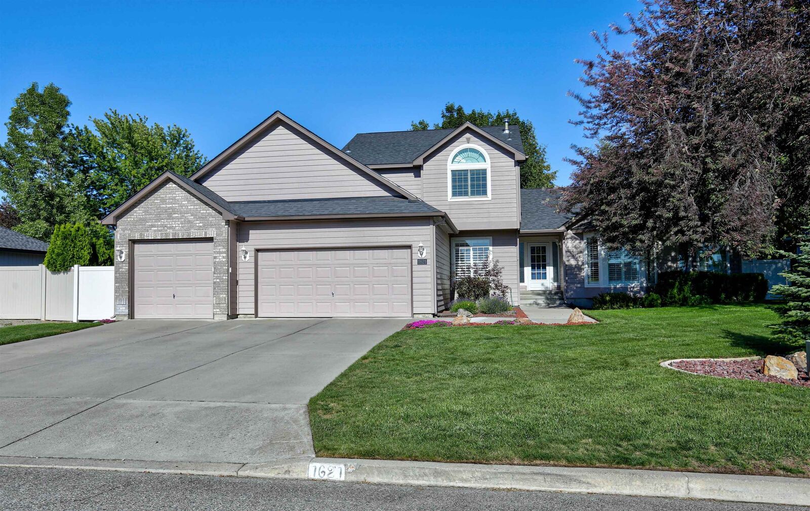 Property Photo:  1621 S Rotchford Dr  WA 99037 