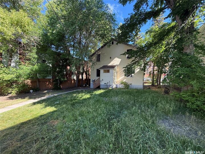 Property Photo: 1705 20th Street SK S7M 0Z8