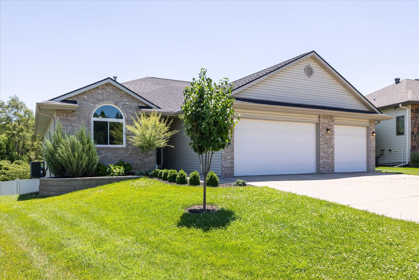 Property Photo:  230 E View Drive  IA 51503 
