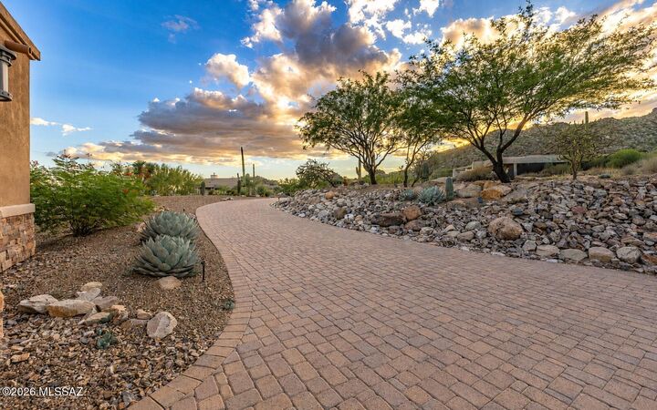 Property Photo: 13714 N Nesting Quail Place AZ 85658