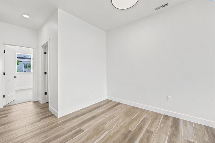 Property Photo:  4460 Conifer St  WA 99353 