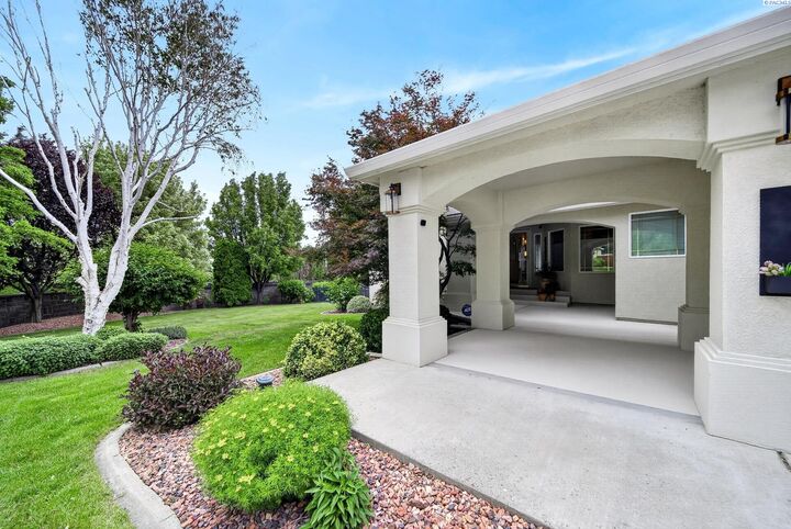Property Photo:  4401 Candy Mountain Ave.  WA 99353 
