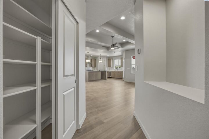 Property Photo: 208 Scott Rd WA 99350