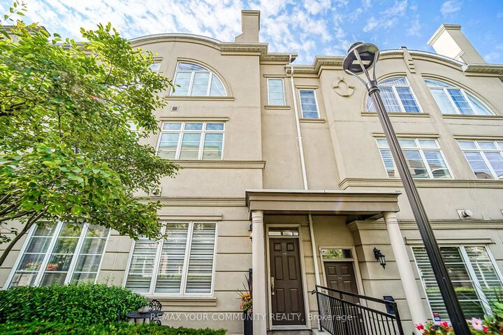 Property Photo: 47 York Mills Road 212 ON M2P 2B6