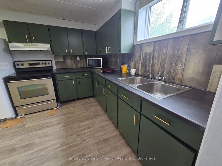 Photo de la propriété:  40 Judge Avenue 2B  ON P1A 1B4 