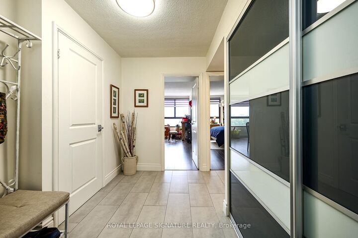 Property Photo: 1300 Bloor Street 907 ON L4Y 3Z2