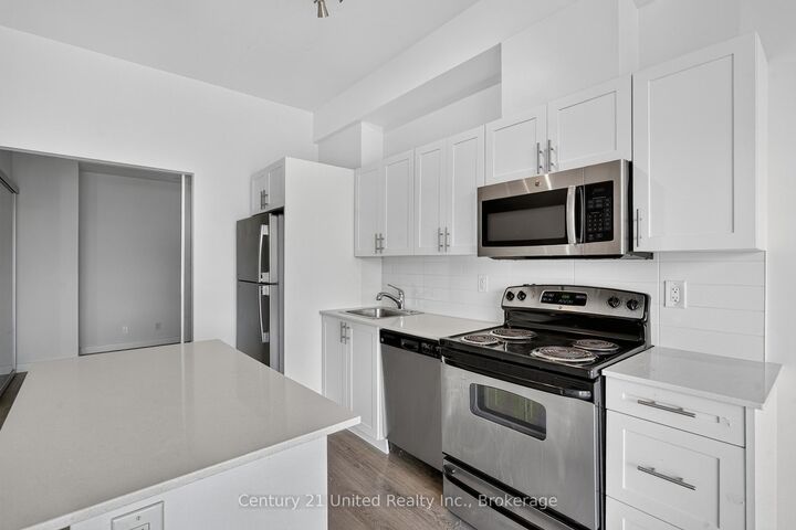 Property Photo:  100 Bond Street E 422  ON L1G 0B7 