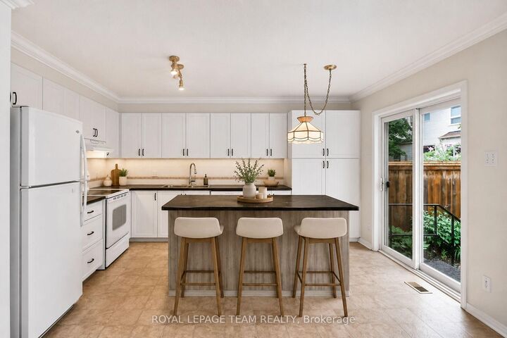 Property Photo: 19 Windhurst Drive ON K2G 6G5