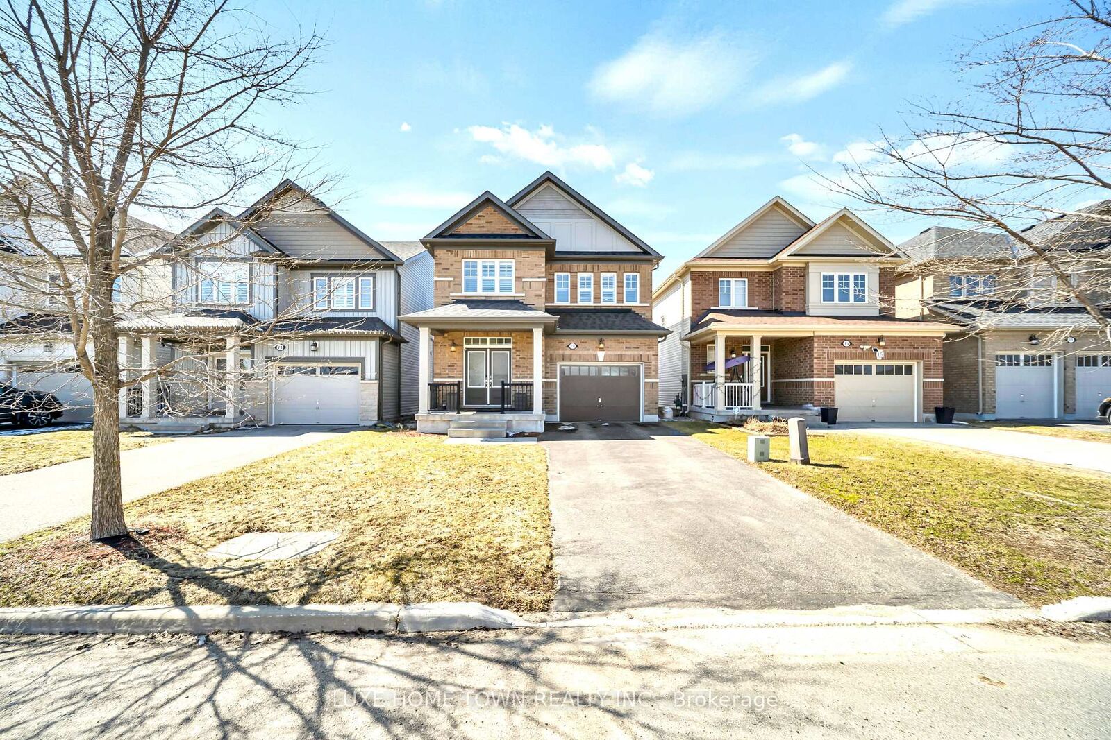 Property Photo: 19 Findlay Way ON N1M 0A4