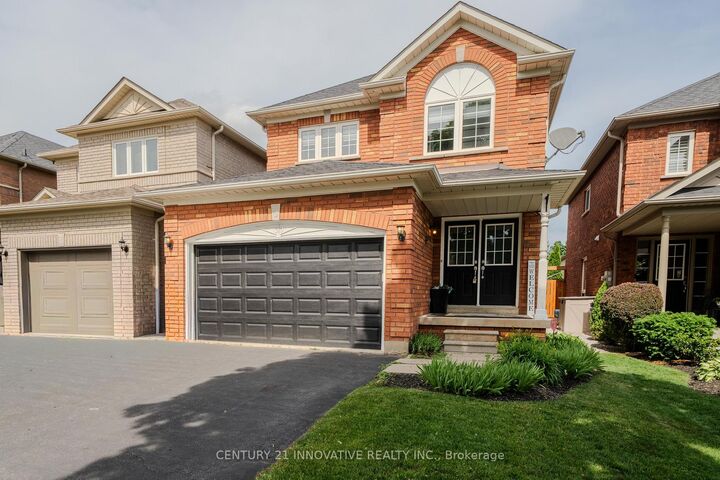 Photo de la propriété: 30 Castle Green Drive ON L1R 2P9
