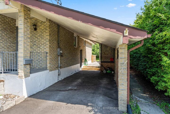 Property Photo: 42 Meredith Crescent ON K9A 4M9